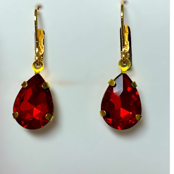 Jewelry - Red drop earrings